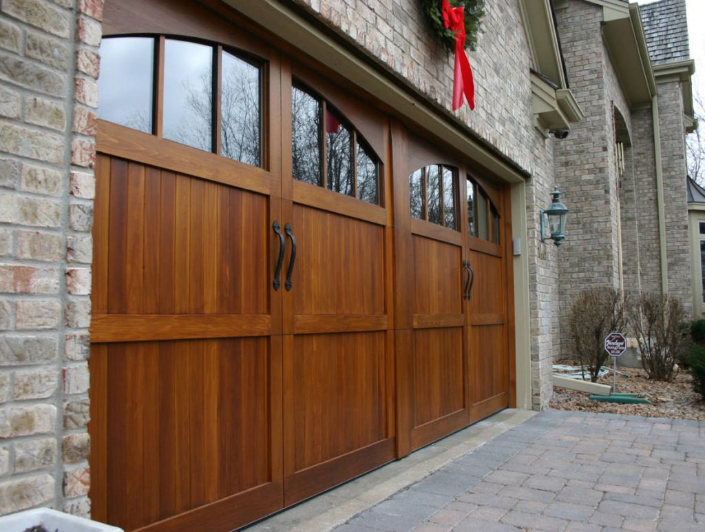 Custom Garage Doors with Walk-Through Door - UniDentifieDTC013 Min 1024x772